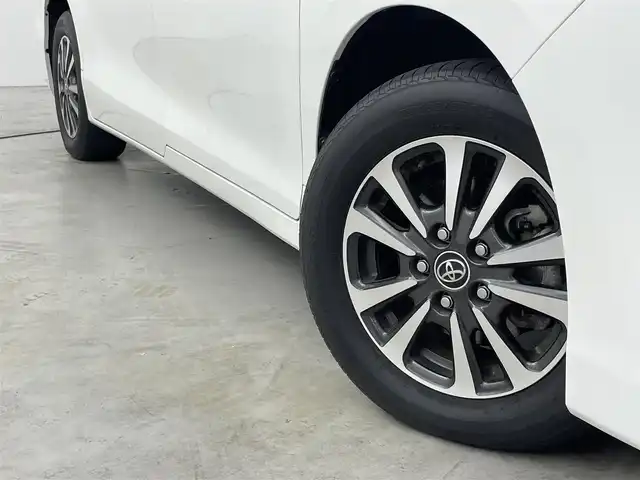 トヨタ エスクァイア ハイブリッド Gi プレミアムパッケージ 福岡県 2018(平30)年 6.5万km ホワイトパールクリスタルシャイン 純正９型ナビ（フルセグＴＶ）　/バックカメラ　/前方ドラレコ　/クルーズコントロール　/衝突被害軽減ブレーキ　/レーンキープ　/両電動スライドドア　/ハーフレザー　/シートヒーター　/ステアリングヒーター　/ＬＥＤライト