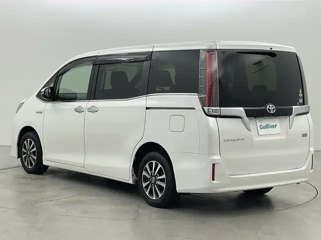 トヨタ エスクァイア ハイブリッド Gi プレミアムパッケージ 福岡県 2018(平30)年 6.5万km ホワイトパールクリスタルシャイン 純正９型ナビ（フルセグＴＶ）　/バックカメラ　/前方ドラレコ　/クルーズコントロール　/衝突被害軽減ブレーキ　/レーンキープ　/両電動スライドドア　/ハーフレザー　/シートヒーター　/ステアリングヒーター　/ＬＥＤライト