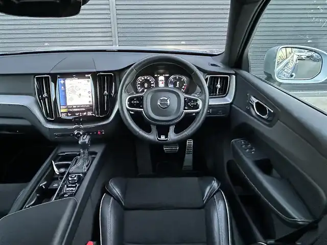 ボルボ ＸＣ６０ D4 AWD Rデザイン 茨城県 2018(平30)年 1.4万km 青 インテリセーフ　/ＡＣＣ　/ＬＫＡ　/ＢＬＩＳ　/ＣＴＡ　/３６０°カメラ　/半革　/シートヒーター　/Ｍ付ＰＷシート　/ＰＷテールゲート　/ナビ　/１２セグ　/ＣａｒＰｌａｙ　/ＢＴ　/ＵＳＢ　/ＬＥＤ　/ＥＴＣ２．０　/禁煙車