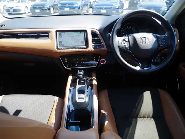 ホンダ ヴェゼル ハイブリッド Z ホンダセンシング 千葉県 2020(令2)年 4.4万km クリスタルブラックパール ワンオーナー/ホンダセンシング/・衝突軽減ブレーキ（CMBS）/・車線維持支援システム（LKAS）/・アダプティブクルーズコントロール（ACC）/・後方誤発進抑制機能/・誤発進抑制機能/純正SDナビ/地デジTV/【DVD/CD再生機能　Bluetooth接続】/バックカメラ/ドライブレコーダー/前席パワーシート/シートヒーター/ハーフレザーシート/純正17インチアルミホイル/サイド/カーテンエアバッグ/Honda スマートキー