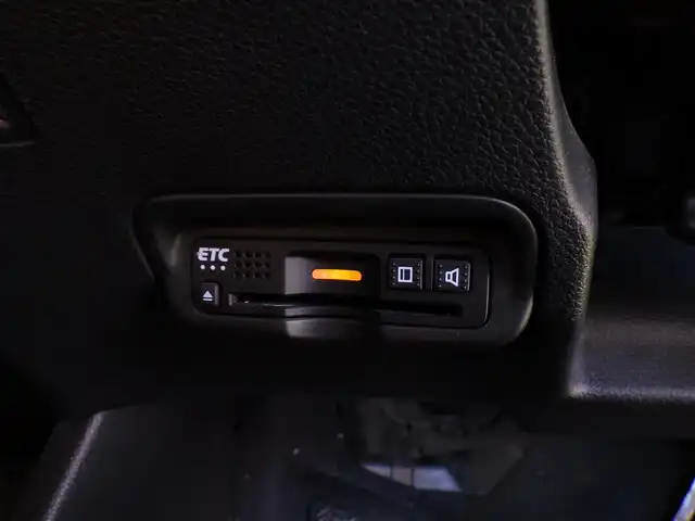 ホンダ ヴェゼル ハイブリッド Z ホンダセンシング 千葉県 2020(令2)年 4.4万km クリスタルブラックパール ワンオーナー/ホンダセンシング/・衝突軽減ブレーキ（CMBS）/・車線維持支援システム（LKAS）/・アダプティブクルーズコントロール（ACC）/・後方誤発進抑制機能/・誤発進抑制機能/純正SDナビ/地デジTV/【DVD/CD再生機能　Bluetooth接続】/バックカメラ/ドライブレコーダー/前席パワーシート/シートヒーター/ハーフレザーシート/純正17インチアルミホイル/サイド/カーテンエアバッグ/Honda スマートキー