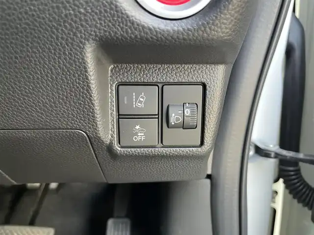 ホンダ Ｎ ＢＯＸ カスタム L 高知県 2022(令4)年 3.5万km プラチナホワイトパール 社外ナビ/　Bluetooth/AM/FM/AUX/ホンダセンシング/ETC/両側パワースライドドア/ドライブレコーダー/バックカメラ/クルーズコントロール/プッシュスタート/スマートキー/ベンチシート/LEDヘッドライト/コーナーセンサー/純正14インチアルミホイール/フロアマット/オートマチックハイビーム/運転席/助手席シートヒーター/運転席/助手席シートバックテーブル/カーテンエアバッグ/衝突被害軽減システム/盗難防止装置