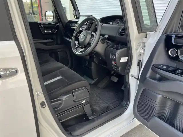 ホンダ Ｎ ＢＯＸ カスタム L 高知県 2022(令4)年 3.5万km プラチナホワイトパール 社外ナビ/　Bluetooth/AM/FM/AUX/ホンダセンシング/ETC/両側パワースライドドア/ドライブレコーダー/バックカメラ/クルーズコントロール/プッシュスタート/スマートキー/ベンチシート/LEDヘッドライト/コーナーセンサー/純正14インチアルミホイール/フロアマット/オートマチックハイビーム/運転席/助手席シートヒーター/運転席/助手席シートバックテーブル/カーテンエアバッグ/衝突被害軽減システム/盗難防止装置
