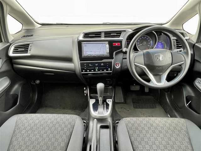 ホンダ フィット 13G Lパッケージ 茨城県 2015(平27)年 4.6万km プレミアムホワイトパール 純正ナビ（VXM-155C）/バックカメラ/社外前ドラレコ（SN-TW9880）/スペアキー/レベライザー/アイドリングストップ/純正マット/社外ETC