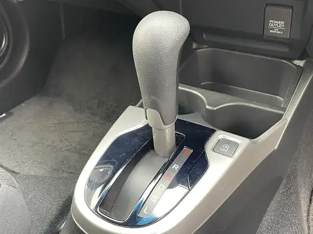 ホンダ フィット 13G Lパッケージ 茨城県 2015(平27)年 4.6万km プレミアムホワイトパール 純正ナビ（VXM-155C）/バックカメラ/社外前ドラレコ（SN-TW9880）/スペアキー/レベライザー/アイドリングストップ/純正マット/社外ETC