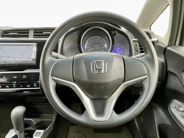 ホンダ フィット 13G Lパッケージ 茨城県 2015(平27)年 4.6万km プレミアムホワイトパール 純正ナビ（VXM-155C）/バックカメラ/社外前ドラレコ（SN-TW9880）/スペアキー/レベライザー/アイドリングストップ/純正マット/社外ETC