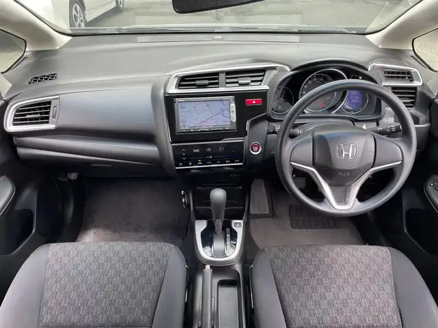 ホンダ フィット 13G Lパッケージ 愛知県 2015(平27)年 4.6万km プレミアムホワイトパール (株)IDOMが運営する【じしゃロン豊川店】の自社ローン専用車両になります。こちらは現金またはオートローンご利用時の価格です。自社ローンご希望の方は別途その旨お申付け下さい/ 純正ディーラーナビ/　◯ CD再生機能/ ETC/ バックカメラ/ プッシュスタート/ ドライブレコーダー/ ウインカーミラー/ ドアバイザー/ 純正フロアマット
