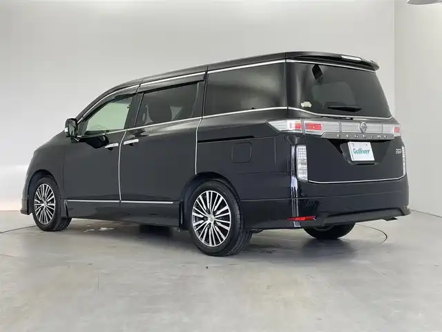 日産 エルグランド 250ハイウェイスターS 埼玉県 2017(平29)年 1.8万km ファントムブラック 純正ナビ　フリップダウンモニター　アラウンドビューモニター　両側パワースライドドア　ビルトインＥＴＣ　クルーズコントロール　ＡＣ１００Ｖ　ドライブレコーダー　ＨＩＤ　純正アルミ　スマートキー　地デジ