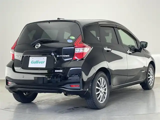 日産 ノート e－パワー メダリスト 愛知県 2018(平30)年 3.2万km スーパーブラック 純正ナビ　フルセグＴＶ　Ｂｌｕｅｔｏｏｔｈ　全方位カメラ　デジタルインナーミラー　エマージェンシーブレーキ　衝突軽減　車線逸脱　追従クルコン　ＬＥＤオートライト　コーナーセンサー　フォグランプ　禁煙車