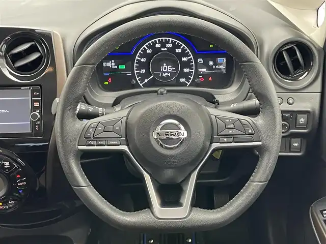日産 ノート e－パワー メダリスト 愛知県 2018(平30)年 3.2万km スーパーブラック 純正ナビ　フルセグＴＶ　Ｂｌｕｅｔｏｏｔｈ　全方位カメラ　デジタルインナーミラー　エマージェンシーブレーキ　衝突軽減　車線逸脱　追従クルコン　ＬＥＤオートライト　コーナーセンサー　フォグランプ　禁煙車