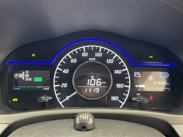 日産 ノート e－パワー メダリスト 愛知県 2018(平30)年 3.2万km スーパーブラック 純正ナビ　フルセグＴＶ　Ｂｌｕｅｔｏｏｔｈ　全方位カメラ　デジタルインナーミラー　エマージェンシーブレーキ　衝突軽減　車線逸脱　追従クルコン　ＬＥＤオートライト　コーナーセンサー　フォグランプ　禁煙車