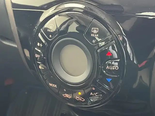 日産 ノート e－パワー メダリスト 愛知県 2018(平30)年 3.2万km スーパーブラック 純正ナビ　フルセグＴＶ　Ｂｌｕｅｔｏｏｔｈ　全方位カメラ　デジタルインナーミラー　エマージェンシーブレーキ　衝突軽減　車線逸脱　追従クルコン　ＬＥＤオートライト　コーナーセンサー　フォグランプ　禁煙車