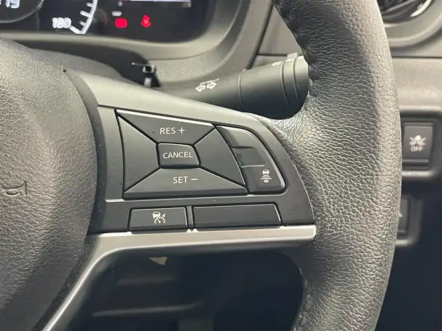 日産 ノート e－パワー メダリスト 愛知県 2018(平30)年 3.2万km スーパーブラック 純正ナビ　フルセグＴＶ　Ｂｌｕｅｔｏｏｔｈ　全方位カメラ　デジタルインナーミラー　エマージェンシーブレーキ　衝突軽減　車線逸脱　追従クルコン　ＬＥＤオートライト　コーナーセンサー　フォグランプ　禁煙車