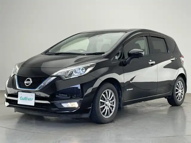 日産 ノート e－パワー メダリスト 愛知県 2018(平30)年 3.2万km スーパーブラック 純正ナビ　フルセグＴＶ　Ｂｌｕｅｔｏｏｔｈ　全方位カメラ　デジタルインナーミラー　エマージェンシーブレーキ　衝突軽減　車線逸脱　追従クルコン　ＬＥＤオートライト　コーナーセンサー　フォグランプ　禁煙車