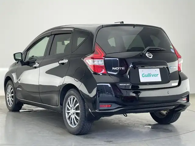 日産 ノート e－パワー メダリスト 愛知県 2018(平30)年 3.2万km スーパーブラック 純正ナビ　フルセグＴＶ　Ｂｌｕｅｔｏｏｔｈ　全方位カメラ　デジタルインナーミラー　エマージェンシーブレーキ　衝突軽減　車線逸脱　追従クルコン　ＬＥＤオートライト　コーナーセンサー　フォグランプ　禁煙車