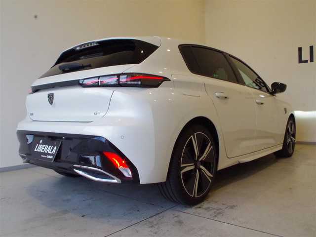 プジョー プジョー ３０８ GT ブルーHDi 岐阜県 2023(令5)年 1.7万km 白 ACC/レーンキープアシスト/パーキングセンサー/バックカメラ/フロントカメラ/360度カメラ/純正ディスプレイオーディオ（ナビ機能付き）/電動リアゲート/D席パワーシート/シートヒーター/ステアリングヒーター/ハーフレザーシート