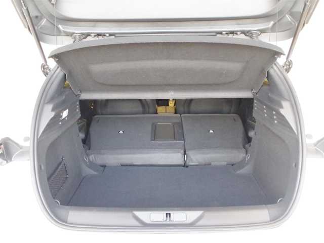 プジョー プジョー ３０８ GT ブルーHDi 岐阜県 2023(令5)年 1.7万km 白 ACC/レーンキープアシスト/パーキングセンサー/バックカメラ/フロントカメラ/360度カメラ/純正ディスプレイオーディオ（ナビ機能付き）/電動リアゲート/D席パワーシート/シートヒーター/ステアリングヒーター/ハーフレザーシート