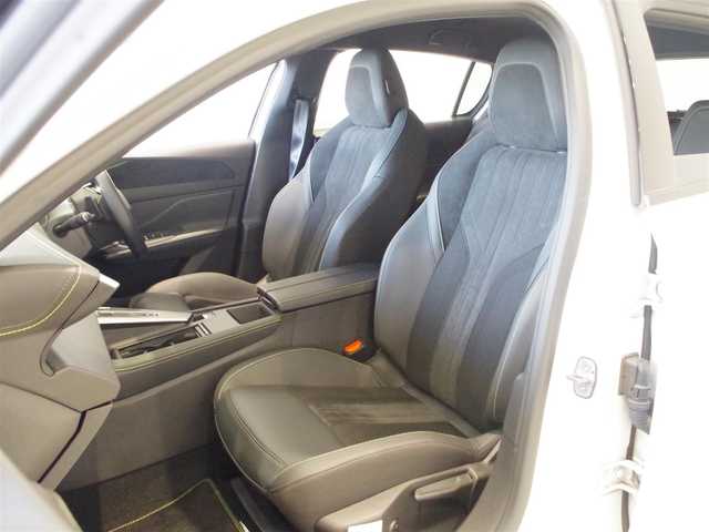 プジョー プジョー ３０８ GT ブルーHDi 岐阜県 2023(令5)年 1.7万km 白 ACC/レーンキープアシスト/パーキングセンサー/バックカメラ/フロントカメラ/360度カメラ/純正ディスプレイオーディオ（ナビ機能付き）/電動リアゲート/D席パワーシート/シートヒーター/ステアリングヒーター/ハーフレザーシート