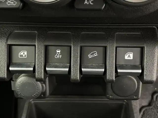スズキ ジムニー XC 新潟県 2020(令2)年 2.9万km シルキーシルバーメタリック 4WD/社外８インチメモリナビ/フルセグ/　CD/DVD/SD/USB/Bluetooth/前席シートヒーター/スマートキー/セーフティサポート/レーンキープアシスト/ドライブレコーダー/革巻きステアリング/クルーズコントロール/電動格納式ミラー/純正アルミ１６インチ/オートエアコン