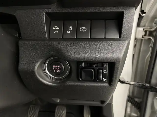 スズキ ジムニー XC 新潟県 2020(令2)年 2.9万km シルキーシルバーメタリック 4WD/社外８インチメモリナビ/フルセグ/　CD/DVD/SD/USB/Bluetooth/前席シートヒーター/スマートキー/セーフティサポート/レーンキープアシスト/ドライブレコーダー/革巻きステアリング/クルーズコントロール/電動格納式ミラー/純正アルミ１６インチ/オートエアコン