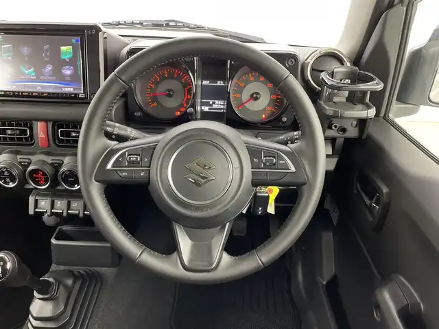 スズキ ジムニー XC 新潟県 2020(令2)年 2.9万km シルキーシルバーメタリック 4WD/社外８インチメモリナビ/フルセグ/　CD/DVD/SD/USB/Bluetooth/前席シートヒーター/スマートキー/セーフティサポート/レーンキープアシスト/ドライブレコーダー/革巻きステアリング/クルーズコントロール/電動格納式ミラー/純正アルミ１６インチ/オートエアコン