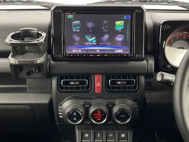 スズキ ジムニー XC 新潟県 2020(令2)年 2.9万km シルキーシルバーメタリック 4WD/社外８インチメモリナビ/フルセグ/　CD/DVD/SD/USB/Bluetooth/前席シートヒーター/スマートキー/セーフティサポート/レーンキープアシスト/ドライブレコーダー/革巻きステアリング/クルーズコントロール/電動格納式ミラー/純正アルミ１６インチ/オートエアコン