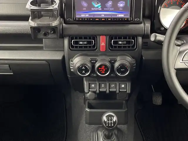 スズキ ジムニー XC 新潟県 2020(令2)年 2.9万km シルキーシルバーメタリック 4WD/社外８インチメモリナビ/フルセグ/　CD/DVD/SD/USB/Bluetooth/前席シートヒーター/スマートキー/セーフティサポート/レーンキープアシスト/ドライブレコーダー/革巻きステアリング/クルーズコントロール/電動格納式ミラー/純正アルミ１６インチ/オートエアコン