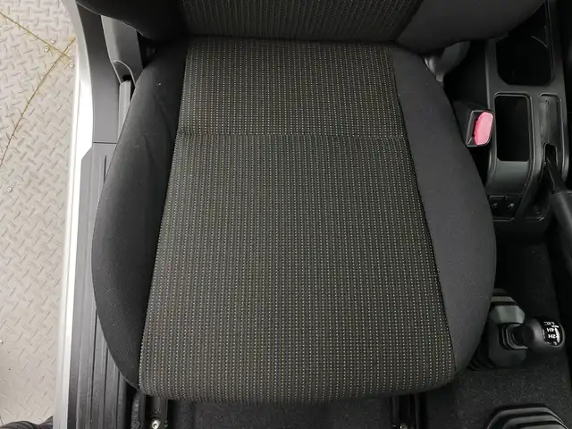 スズキ ジムニー XC 新潟県 2020(令2)年 2.9万km シルキーシルバーメタリック 4WD/社外８インチメモリナビ/フルセグ/　CD/DVD/SD/USB/Bluetooth/前席シートヒーター/スマートキー/セーフティサポート/レーンキープアシスト/ドライブレコーダー/革巻きステアリング/クルーズコントロール/電動格納式ミラー/純正アルミ１６インチ/オートエアコン