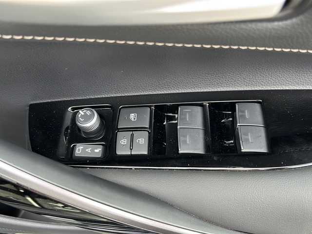 トヨタ カローラツーリング ハイブリッド ダブルバイビー 千葉県 2022(令4)年 0.1万km ブラックマイカ １オーナー　９インチナビ　バックカメラ　地デジ　２．０ＥＴＣ　セーフティセンス　シートヒーター　ステアリングヒーター　ドラレコ　ＬＥＤライト　オートライト　１７インチＡＷ　ＢＳＭ スマートキー