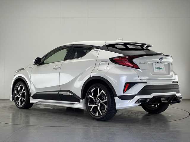 トヨタ Ｃ－ＨＲ G 宮崎県 2019(令1)年 3.8万km ホワイトパールクリスタルシャイン 禁煙車/トヨタセーフティセンス/純正8型ディスプレイオーディオ/（T-CONNECT/FMAM/Bluetooth/ナビ）/純正バックカメラ/純正ビルトインETC/純正モデリスタエアロ/純正18インチアルミ/純正LEDオートライト/純正LEDフォグ/純正フロアマット/アダプティブクルーズコントロール/プリクラッシュセーフティ/レーンディパーチャーアラート/オートマチックハイビーム/ブラインドスポットモニター/デュアルオートエアコン/ハーフレザーシート/スマートキー/プッシュエンジンスタート/新車時保証書/取扱い説明書