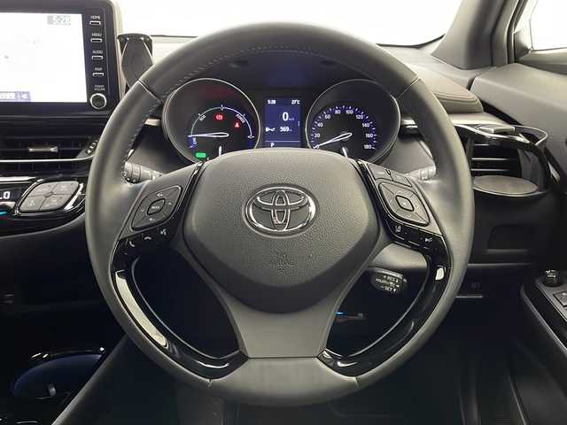 トヨタ Ｃ－ＨＲ G 宮崎県 2019(令1)年 3.8万km ホワイトパールクリスタルシャイン 禁煙車/トヨタセーフティセンス/純正8型ディスプレイオーディオ/（T-CONNECT/FMAM/Bluetooth/ナビ）/純正バックカメラ/純正ビルトインETC/純正モデリスタエアロ/純正18インチアルミ/純正LEDオートライト/純正LEDフォグ/純正フロアマット/アダプティブクルーズコントロール/プリクラッシュセーフティ/レーンディパーチャーアラート/オートマチックハイビーム/ブラインドスポットモニター/デュアルオートエアコン/ハーフレザーシート/スマートキー/プッシュエンジンスタート/新車時保証書/取扱い説明書