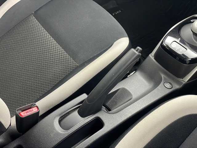 日産 ノート e－パワー X 栃木県 2016(平28)年 6.5万km オリーブグリーン e-POWER/純正７インチナビ/（CD/DVD/FM/AM/BT)/バックカメラ/衝突被害軽減装置/レーンキープアシスト/横滑り防止装置/ETC/電動格納ミラー/ウインカーミラー/オートエアコン/スマートキー/プッシュスタート/ドアバイザー/LEDライト