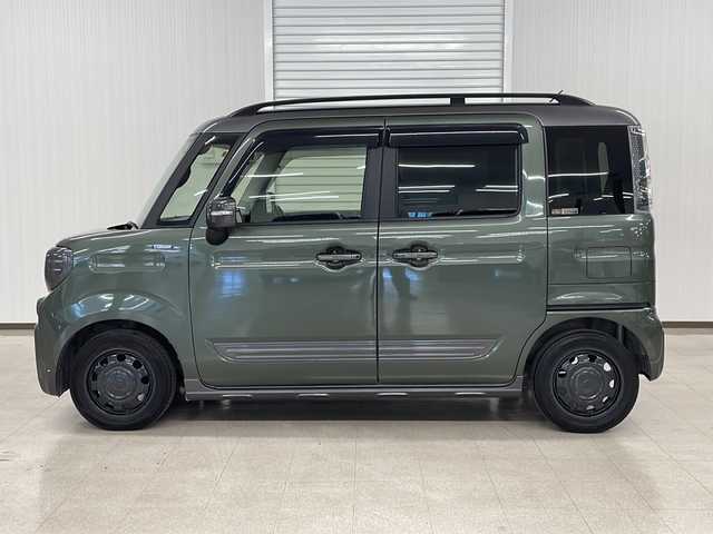 スズキ スペーシア ギア HYBRID XZターボ 熊本県 2020(令2)年 5.7万km クールカーキパールメタリック/ガンメタリック2トーン 純正SDナビ（ラジオ、フルセグ、BT、CD、DVD）/全方位カメラ/ETC/前後ドライブレコーダー/クルーズコントロール/パドルシフト/前後コーナーセンサー/シートヒーター/レーンキープ/衝突被害軽減ブレーキ/横滑り防止/ステアリングリモコン/オートハイビーム/オートライト/・LEDヘッドライト/・フォグランプ/両側パワースライドドア/純正フロアマット/ルーフレール