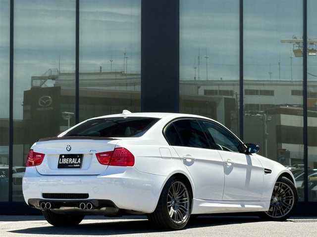 ＢＭＷ Ｍ３ セダン 石川県 2009(平21)年 7.1万km 白 Ｍドライブパッケージ/グレー革シート/シートヒーター/純正ナビ/バックカメラ/クリアランスソナー/ＨＩＤヘッドライト/ドライブレコーダー/カーボン調ミラー／リアスポイラー/純正１８ｉｎｃＡＷ