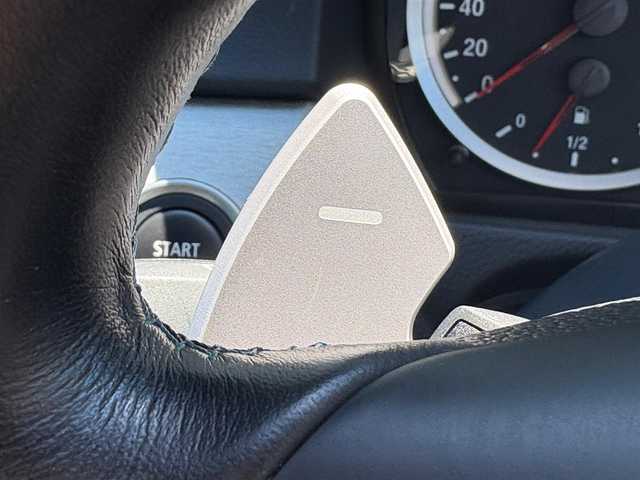 ＢＭＷ Ｍ３ セダン 石川県 2009(平21)年 7.1万km 白 Ｍドライブパッケージ/グレー革シート/シートヒーター/純正ナビ/バックカメラ/クリアランスソナー/ＨＩＤヘッドライト/ドライブレコーダー/カーボン調ミラー／リアスポイラー/純正１８ｉｎｃＡＷ