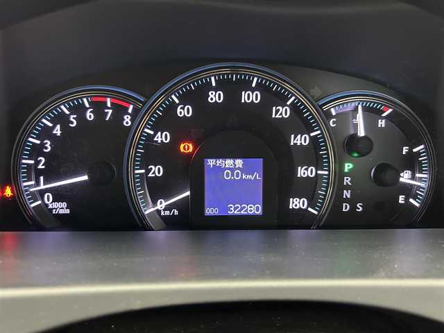 トヨタ クラウン ロイヤル ロイヤルサルーン G 鹿児島県 2010(平22)年 3.3万km ホワイトパールクリスタルシャイン 禁煙車　/純正ナビ　/純正ビルドインＥＴＣ　/シートメモリ　/パワーシート　/ロール式サンシェード　/リアサンシェード　/バックカメラ　/ワンセグＴＶ　/純正フロアマット　/リアアームレストスイッチ　/スマートキー/後席クールボックス/オートライト/キセノンライト/カーテンエアバッグ