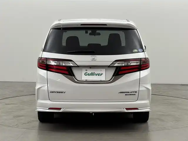 ホンダ オデッセイ ハイブリッド アブソルート ホンダセンシング 福岡県 2018(平30)年 8.2万km プラチナホワイトパール 純正９インチナビ／フルセグＴＶ／ＢＴ　/ＥＴＣ２．０　/ドライブレコーダー　/両側パワースライドドア　/バックカメラ/クルーズコントロール　/衝突軽減システム　/レーンキープ　/コーナーセンサー　/横滑り防止　/純正１７インチＡＷ