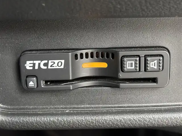 ホンダ オデッセイ ハイブリッド アブソルート ホンダセンシング 福岡県 2018(平30)年 8.2万km プラチナホワイトパール 純正９インチナビ／フルセグＴＶ／ＢＴ　/ＥＴＣ２．０　/ドライブレコーダー　/両側パワースライドドア　/バックカメラ/クルーズコントロール　/衝突軽減システム　/レーンキープ　/コーナーセンサー　/横滑り防止　/純正１７インチＡＷ