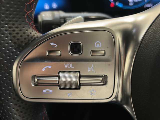 メルセデス・ベンツ Ｂ１８０ AMGライン 新潟県 2019(令1)年 2.3万km ポーラホワイト オプション/AMGライン/-スポーツコンフォートサスペンション/-AMGスタイリングパッケージ/-18インチアルミホイール/-ロゴ付きキャリパー/-ステンレスペダル/-ダイレクトステアリング/-本革巻スポーツステアリング/-レザーDINAMICAシート/-カーボン調トリム/-マルチビームLEDヘッドライト/-アクティブハイビームアシストプラス/レーダーセーフティパッケージ/-アクティブディスタンスアシストディストロニック/-アクティブブレーキアシスト/-PRE SAFE/-アクティブブラインドスポットアシスト/-アクティブレーンキープアシスト/-アクティブステアリングアシスト/ナビゲーションパッケージ/アドバンスドパッケージ/-360°カメラシステム/-ヘッドアップディスプレイ/-アドバンスドサウンドシステム/主要装備/ドライブレコーダー/ETC/パドルシフト/メモリ付きパワーシート/シートヒーター/パワーバックドア/置くだけ充電/LEDヘッドライト