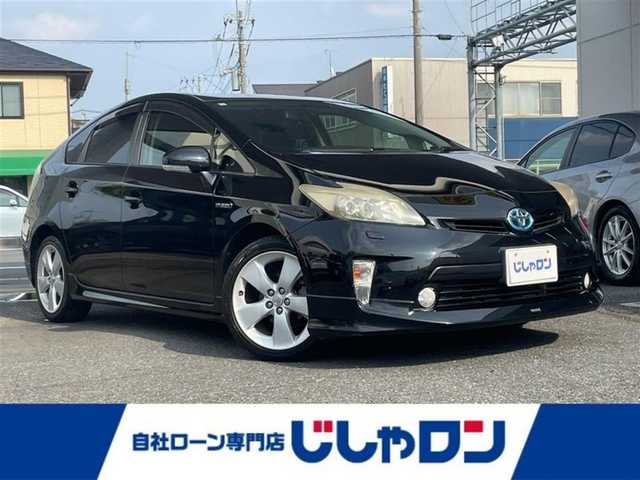 トヨタ プリウス Sツーリングセレクション 埼玉県 2013(平25)年 8.1万km ブラック (株)IDOMが運営する【じしゃロン鳩ヶ谷店】の自社ローン専用車両になりますこちらは現金またはオートローンご利用時の価格です。自社ローンご希望の方は別途その旨お申付け下さい/登録時81056km/純正メモリナビ（NSCP-W62）/AM/FM/CD/SD/BT/ワンセグTV/バックカメラ/プッシュスタート/スマートキーx2/ステアリングスイッチ/ビルトインETC/モデリスタエアロ/純正17インチAW/オートエアコン/HIDオートライト/フォグランプ/ヘッドライトクリーナースイッチ/車両接近通報一時停止スイッチ/電動格納機能ミラー/オールオートパワーウィンドウ/ドアバイザー/純正フロアマット/ISOFIX