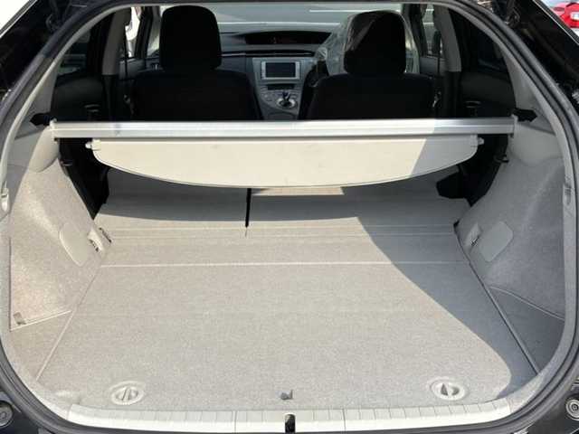 トヨタ プリウス Sツーリングセレクション 埼玉県 2013(平25)年 8.1万km ブラック (株)IDOMが運営する【じしゃロン鳩ヶ谷店】の自社ローン専用車両になりますこちらは現金またはオートローンご利用時の価格です。自社ローンご希望の方は別途その旨お申付け下さい/登録時81056km/純正メモリナビ（NSCP-W62）/AM/FM/CD/SD/BT/ワンセグTV/バックカメラ/プッシュスタート/スマートキーx2/ステアリングスイッチ/ビルトインETC/モデリスタエアロ/純正17インチAW/オートエアコン/HIDオートライト/フォグランプ/ヘッドライトクリーナースイッチ/車両接近通報一時停止スイッチ/電動格納機能ミラー/オールオートパワーウィンドウ/ドアバイザー/純正フロアマット/ISOFIX