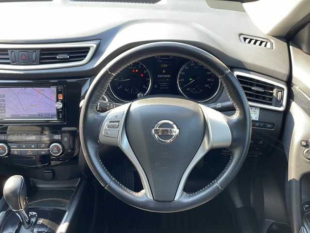 日産 エクストレイル 20X エマージェンシーブレーキ 熊本県 2015(平27)年 9.7万km ブリリアントホワイトパール (株)IDOMが運営する【じしゃロン熊本店】の自社ローン専用車両になります。こちらは現金またはオートローンご利用時の価格です。自社ローンご希望の方は別途その旨お申付け下さい　/4WD/純正ナビ（MP314D-W）/純正フリップダウンモニター/フルセグテレビ/DVD/CD/Bluetooth接続/ETC/シートヒーター/コーナーセンサー/オートライト/スマートキー