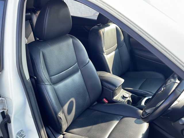 日産 エクストレイル 20X エマージェンシーブレーキ 熊本県 2015(平27)年 9.7万km ブリリアントホワイトパール (株)IDOMが運営する【じしゃロン熊本店】の自社ローン専用車両になります。こちらは現金またはオートローンご利用時の価格です。自社ローンご希望の方は別途その旨お申付け下さい　/4WD/純正ナビ（MP314D-W）/純正フリップダウンモニター/フルセグテレビ/DVD/CD/Bluetooth接続/ETC/シートヒーター/コーナーセンサー/オートライト/スマートキー