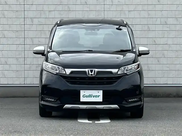 ホンダ フリード クロスター ホンダセンシング 福岡県 2022(令4)年 2.1万km クリスタルブラックパール 純正9型SDナビ(フルセグTV/CD/DVD/BT)フリップダウンモニターバックモニターホンダセンシングコーナーセンサーレーダークルコン両側パワスラ前後ドラレコETCUSBポート純正フロアマット純正LEDヘッドライト純正アルミホイール15インチスマートキープッシュスタート