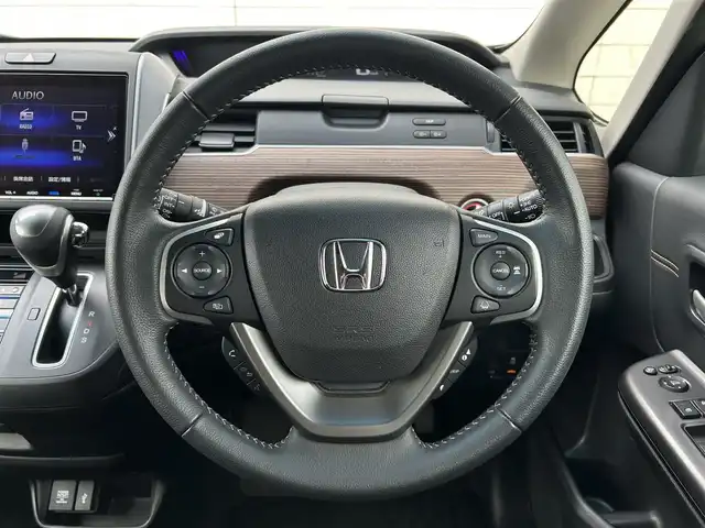 ホンダ フリード クロスター ホンダセンシング 福岡県 2022(令4)年 2.1万km クリスタルブラックパール 純正9型SDナビ(フルセグTV/CD/DVD/BT)フリップダウンモニターバックモニターホンダセンシングコーナーセンサーレーダークルコン両側パワスラ前後ドラレコETCUSBポート純正フロアマット純正LEDヘッドライト純正アルミホイール15インチスマートキープッシュスタート