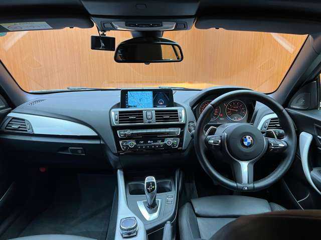 ＢＭＷ ２２０ｉ カブリオレ Mスポーツ 千葉県 2016(平28)年 5.3万km エストリル・ブルー クルコン　/黒革シート　/ｈａｒｍａｎｋａｒｄｏｎサウンド　/純正ナビ　/Ｂカメラ　/ＰＤＣ　/電動シート　/シートヒーター　/ＨＩＤ　/コンフォートアクセス　/衝突軽減Ｂ　/ＬＫＡ　/ワンオーナー　/ドラレコ　/ＥＴＣ　/禁煙車