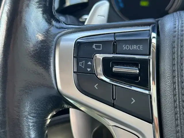 三菱 アウトランダー ＰＨＥＶ G プレミアムパッケージ 山形県 2016(平28)年 9.4万km アメジストブラック 4WD/純正SDナビ/フルセグTV/FM/AM/クルーズコントロール/全周囲カメラ/社外サス（純正有り）/ステアリングヒーター/黒革シート&シートヒーター/パワーバックドア/パドルソフト/衝突軽減ブレーキ/ドライブレコーダー/パドルシフト/バックカメラ/ETC/純正アルミ付き冬タイヤ積載/充電ケーブル