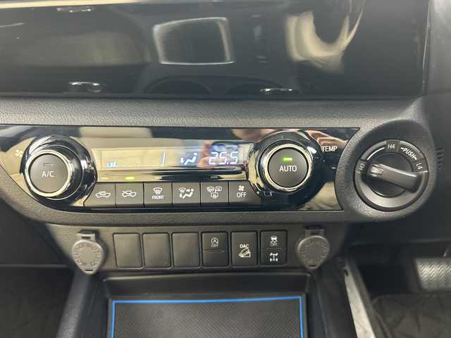 トヨタ ハイラックス Z 三重県 2021(令3)年 5.8万km アティチュードブラックマイカ /禁煙車 //TRD //RAYSホイール //純正ナビ //バックカメラ　//前後コーナーセンサー// トヨタセーフティーセンス //レーダークルーズコントロール //レーンキープアシスト //ETC //プッシュスタート //スマートキー