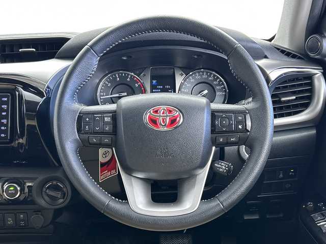 トヨタ ハイラックス Z 三重県 2021(令3)年 5.8万km アティチュードブラックマイカ /禁煙車 //TRD //RAYSホイール //純正ナビ //バックカメラ　//前後コーナーセンサー// トヨタセーフティーセンス //レーダークルーズコントロール //レーンキープアシスト //ETC //プッシュスタート //スマートキー