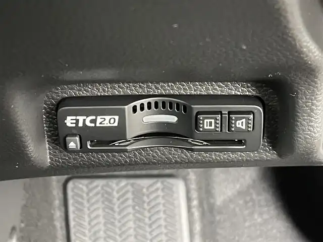 ホンダ ヴェゼル ハイブリッド e:HEV Z 東京都 2025(令7)年 0.1千km プラチナホワイトパール 登録済未使用車/純正ナビ/置型充電/BSM/ETC2.0/レーダークルーズコントロール/18インチ純正ホイール/純正LED/電動リアケート/シートヒーター/衝突被害軽減ブレーキ/盗難防止装置